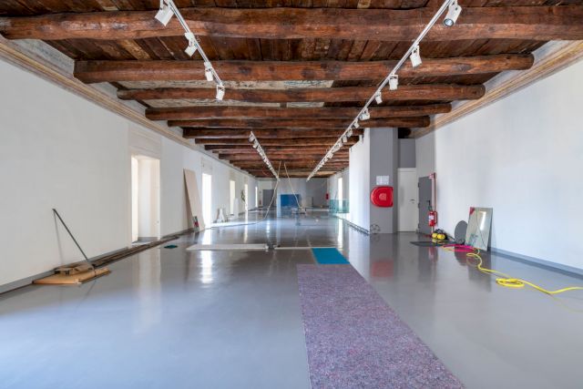 Wilfredo Prieto, Chiudere un occhio, 2019 (installation view at Fondazione Morra Greco). Photo: Maurizio Esposito. Courtesy Fondazione Morra Greco