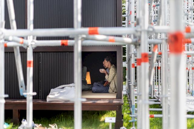 Rirkrit Tiravanija, untitled 2018 (the infinite dimensions of smallness), 2018-2021 in the Sculpture Garden at Museum Dhondt-Dhaenens. Courtesy van de kunstenaar en Galerie Chantal Crousel