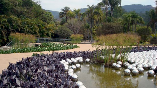Yayoi Kusama, Narcissus Garden Inhotim, 2009