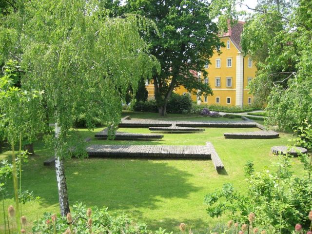 Michael Schuster, Ei, 2002. Photographer: Michael Schuster
