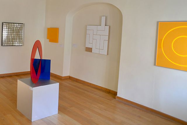 Exhibition view at the Vass Collection with works by Adolf Luther, Haász István, François Morellet, Hellmut Bruch and Ingo Glass – © VG Bild-Kunst, Bonn 2017