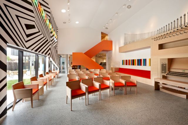 Installation view at Lyon Housemuseum. (Artworks: Left wall - Brook Andrew, YOU’VE ALWAYS WANTED TO BE BLACK (white friend), 2006) – © VG Bild-Kunst, Bonn 2017