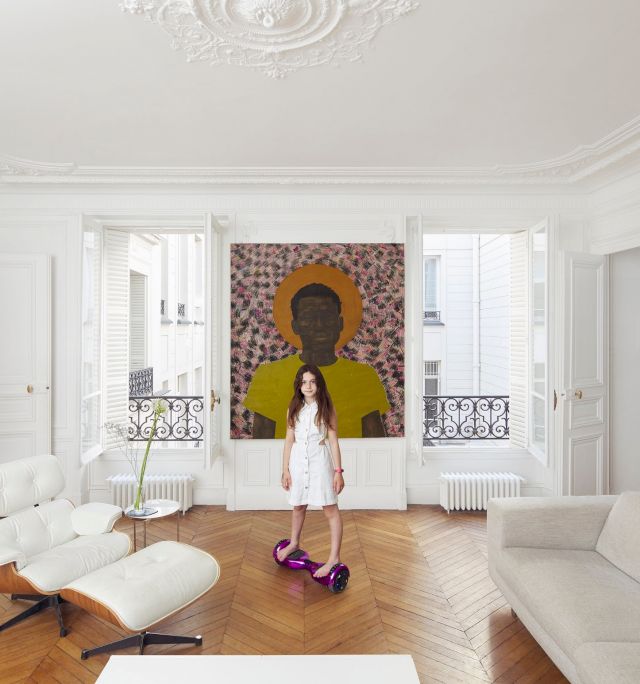 Works by Collins Obijiaku , 2020 (center), Dawn Okoro, 2021 (right) and Emma Prempeh, 2021 Photo: Diane Arques. Courtesy of Barbara and Daniel Newman.