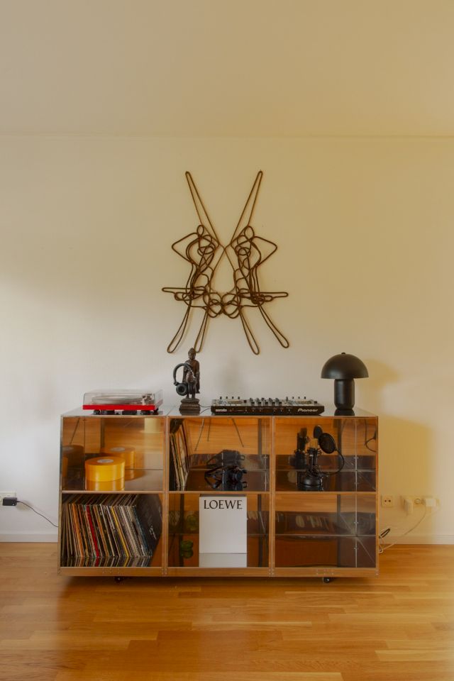 Seth Damm - Dimensions Unknown 1 (2022) by Seth Damm for The Ori House - Photo by Evelyn Dragan (IG @evelyndragan) for Architectural Digest Germany June 2023 #ThirtySomething feature.