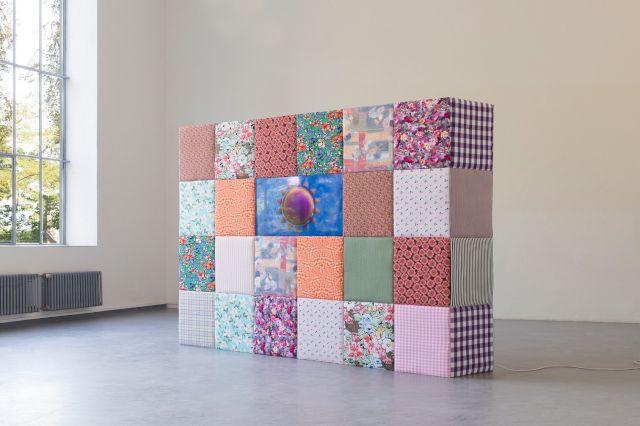 Valentýna Janů, Max the Wather Girl, 4K video, 11 min, in wooden frame with textile cassettes, 250 x 350 x 130 cm, 2020. Photo courtesy of the artist and Havrlant Art Collection