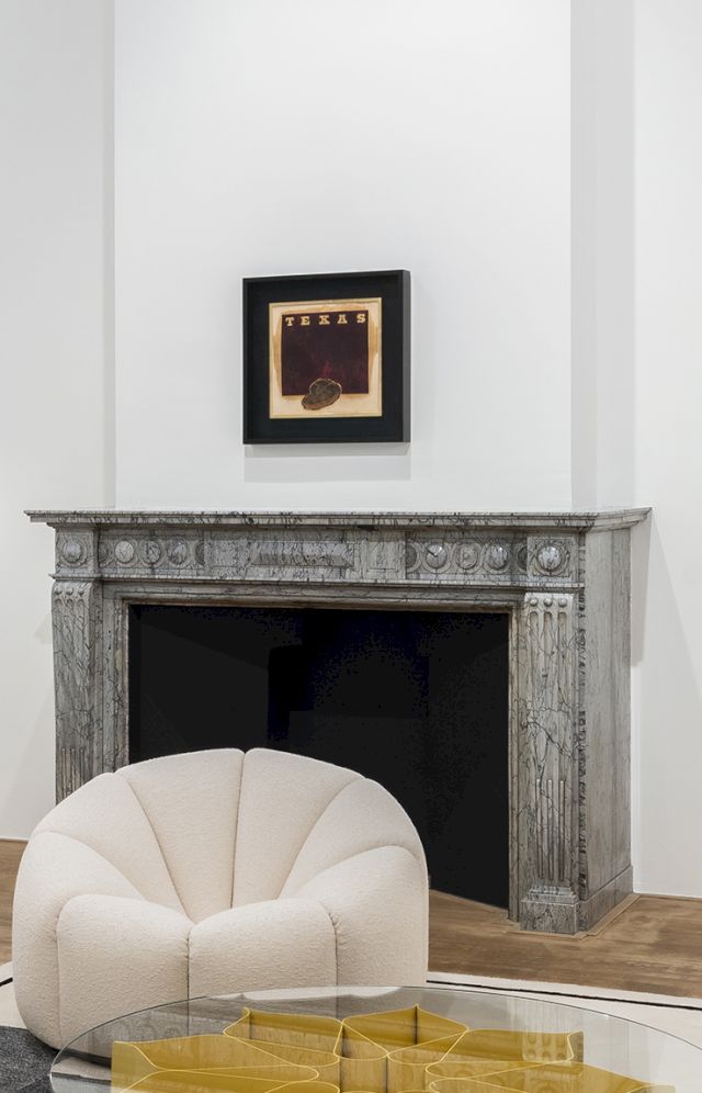 Ed Ruscha Texas, 1962 Oil and printed paper, collage on paper (33 x 34 cm) Photo : Hugard & Vanoverschelde © Charles Riva Collection