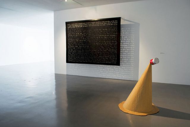 (l–r) Rosa Barba, ’I Made a Circuit, then a Second Circuit’, 2010; Marcelo Cidade,’Resistol 5000’, 2011. Courtesy Museo Carrillo Gil – © VG Bild-Kunst, Bonn 2017